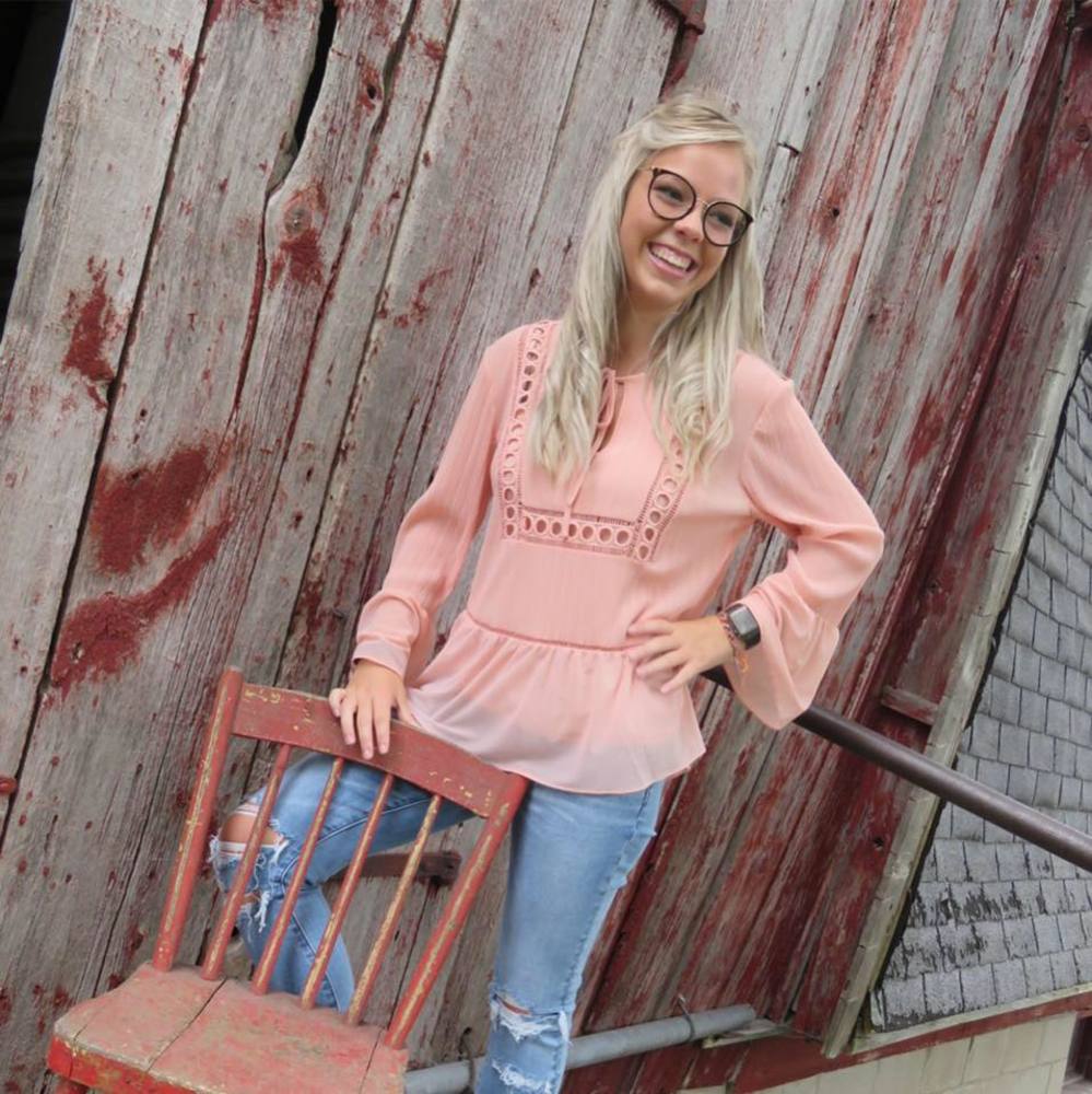 Meet your Posher, Chloe